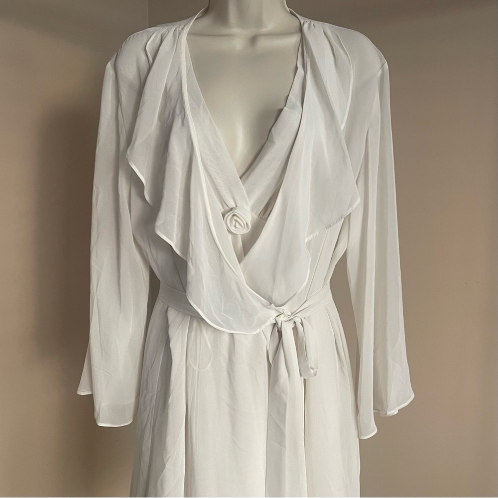 Oscar de la Renta Pink Label  Ivory Robe and Chemise Set - Picture 3 of 12